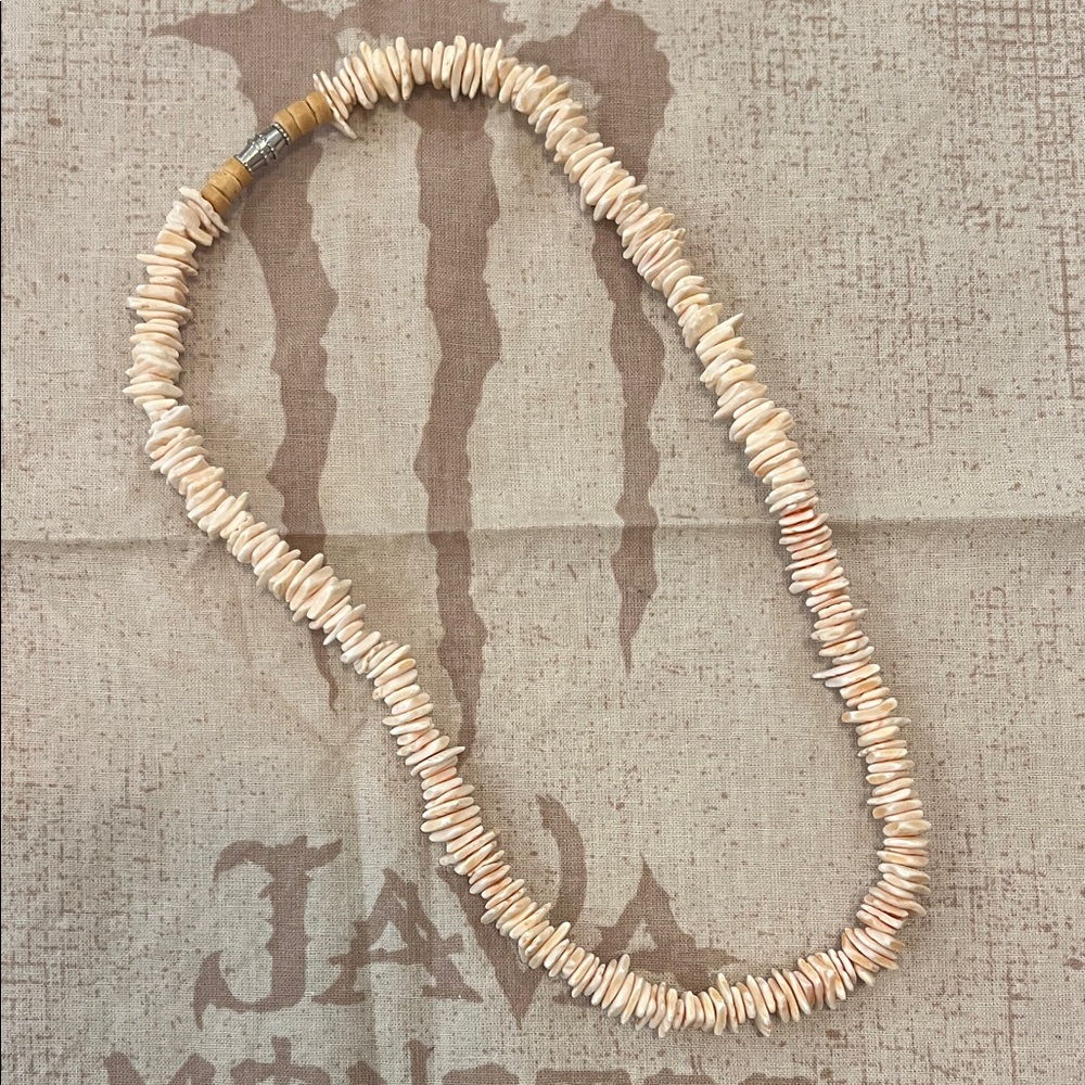 Elegant Cream Shell Necklace